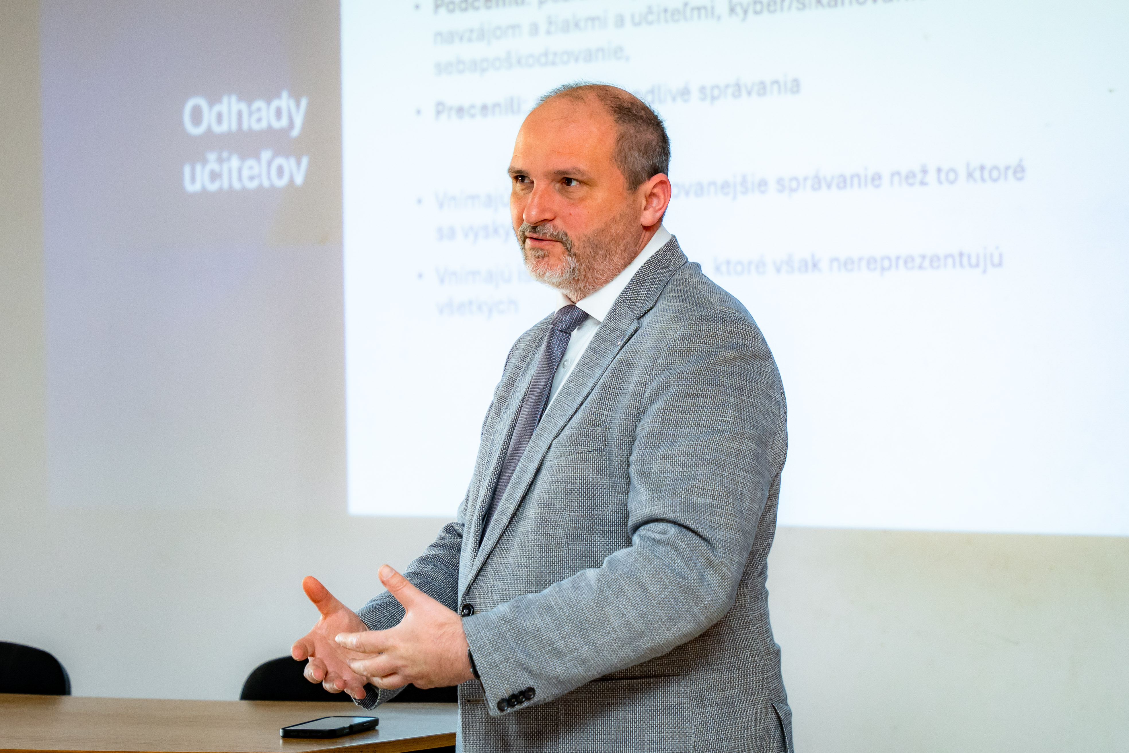 Stretnutie riaditelov ZS k meraniu dusevneho zdravia na ZS-5